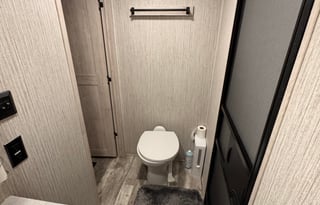 An RV With Two Full Bathrooms?  Yes Please!