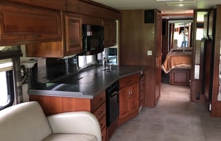 2005 Fleetwood Discovery 39S