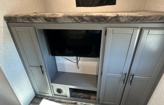 2023 Crossroads Volante 34BH - Kid & Pet Friendly!