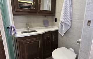 Five-Star Desert Oasis on Wheels!