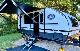 2025 R POD-197  The perfect couples camper!