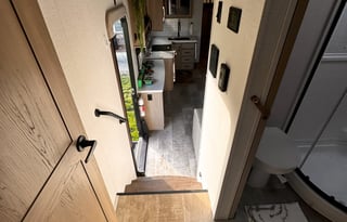 Modern Fifth Wheel – Your Home on the Road