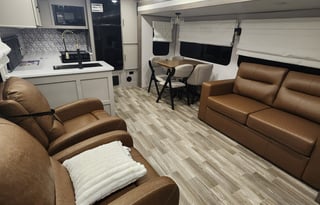 Vibe & Unwind | Spacious Luxury Camper