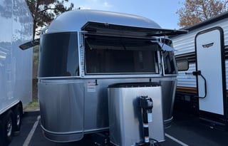 24' Airstream Trade Wind 25FB w/ Queen+rear Hatch