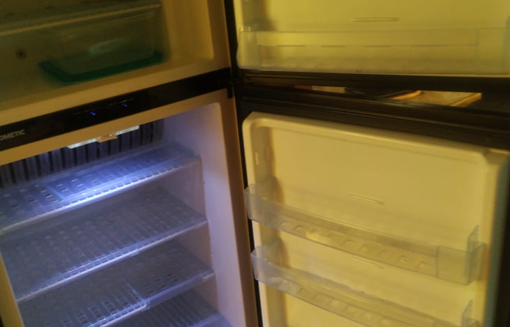 spacious fridge/freezer to keep your delicates cool and/or frozen