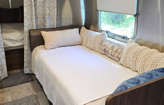 2022 Airstream Caravel Trailer