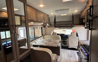 Beautiful 2024 Thor Four Winds 22e Motorhome