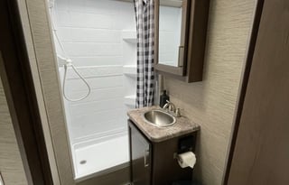 DESERT ROSE | Easy-to-Drive Class C | Sleeps 5