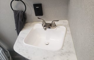 Clean Like New 2022 Shasta RV