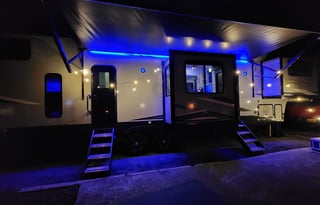 The Glamper Camper - Pet Friendly & Delivery Avail