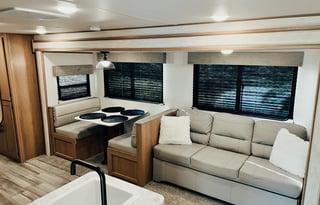 2022 Prime Time RV Avenger 28QBSLE