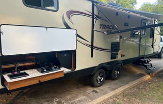 Great Travel Getaway Trailer!!