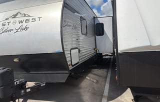 2022 EAST TO WEST Silver Lake 32 KBH