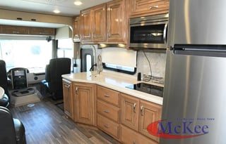 2018 Thor Motor Coach Miramar 37.1