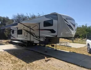 Forest River RV Shockwave 32FWGDX