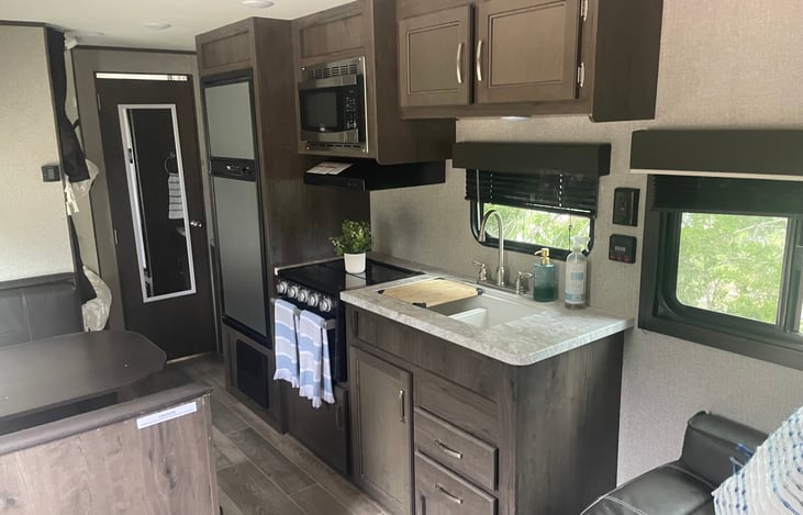 Fully equipped kitchenette so leaving home doesn’t mean you can’t eat home cooking