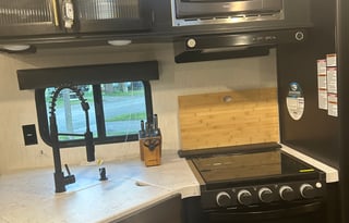 2022 Fully Loaded Cherokee Grey Wolf 26DBH-L