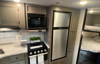 2022 Starcraft Super Lite 261BH