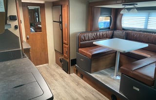2018 Lance 27' Adventure Trailer Sleeps 4