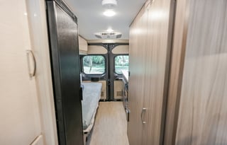 180 WEEKEDAYS ! Sleeps 4/SEATS 4 pop up tent