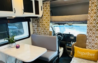 2015 Coachmen Leprechaun 270QB