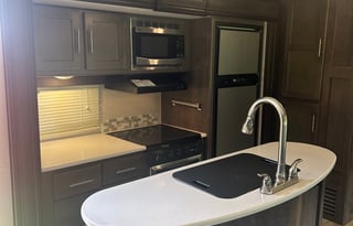The Sunny Rig | DELIVERY/SET UP | Outdoor Kitchen