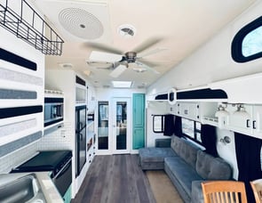 Forest River RV Wildcat 32QBBS
