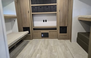 Family friendly with spacious private bunkroom!