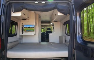 B01 - Thor Twist Van - The RV Rental Factory