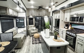 2023 - Durango Gold 5th Wheel w/Patio and Loft