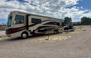 2017 Fleetwood RV Discovery LXE 40E