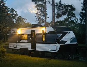 CrossRoads RV Zinger Lite