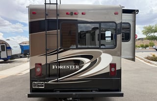 2016 Forester 3011DS/sleeps 8