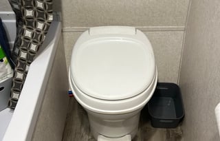 2018 Jay Flight - Queen bed 10” Serta Memory Foam