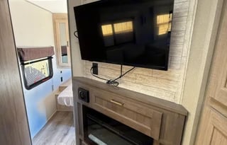 T5-2025 Catalina Legacy Sleeps 10-Premium-Auto LEV