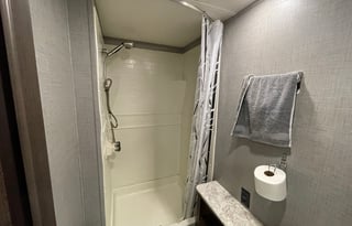 Tons of space/ sleeping option, 1600W solar system