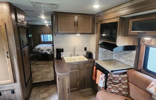 32' Bunkhouse w/WiFi - Your Home Away From Home