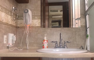 Two Pop Outs - Spacious  & Modern