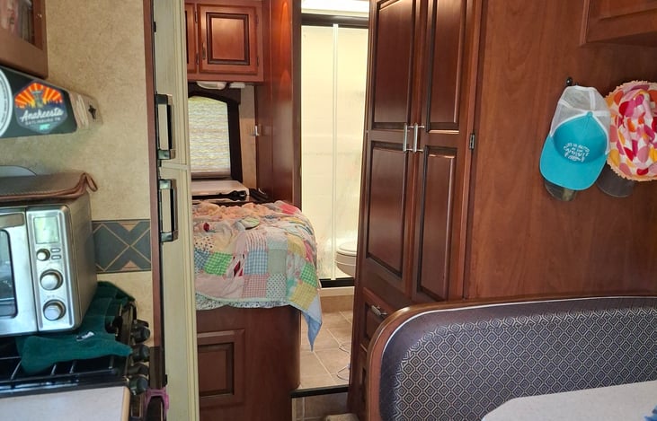 slide in, showing pathway to bathroom