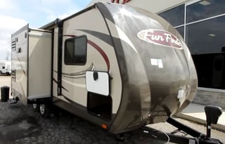 Spacious 26 footer with 2 slides...easy to haul!