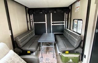 Family & Pet Friendly Toy Hauler Off Grid Capable