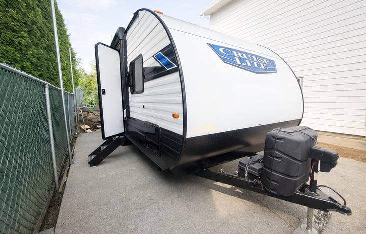 This is where the trailer is located if you would like to rent it stationary, in Salem, Oregon.