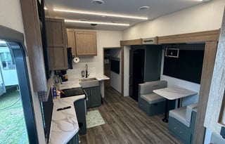 Luxury Eddie Bauer 5th Wheel Delivery no pick up