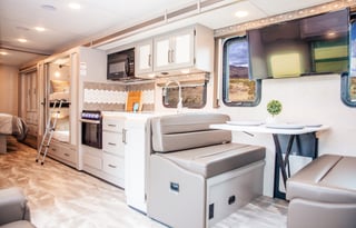 Luxury 2022 Thor Motor Coach Windsport 34J