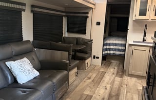 KZ Connect Clean 30’ Travel Trailer