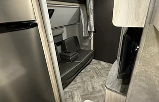 Ford Sunseeker Sleeps 10 In SoCal