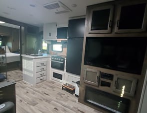 Venture RV SportTrek 332VBH