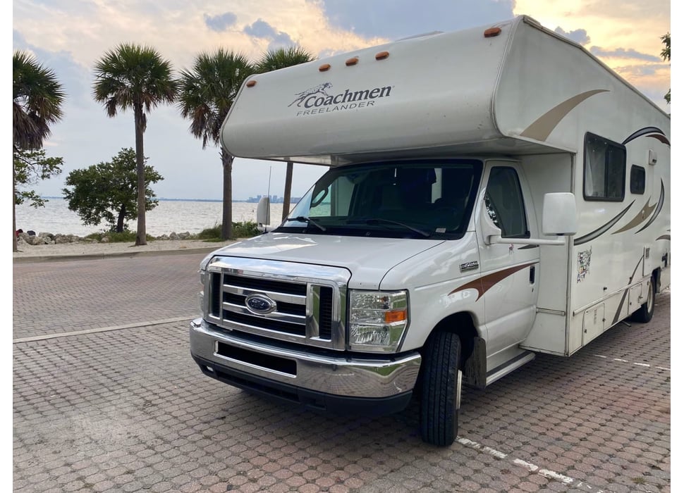 Class C Motor Home rentals in Statesville