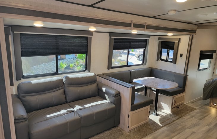 Pull-out sofa and Dinette with plenty of seating