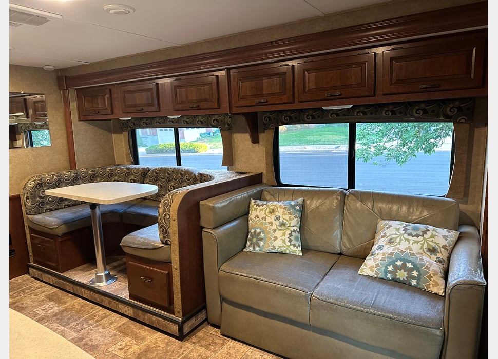 Class C Motor Home rentals in Saratoga Springs